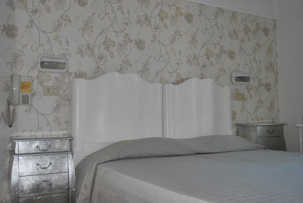 Hotel Marika Rimini Extérieur photo