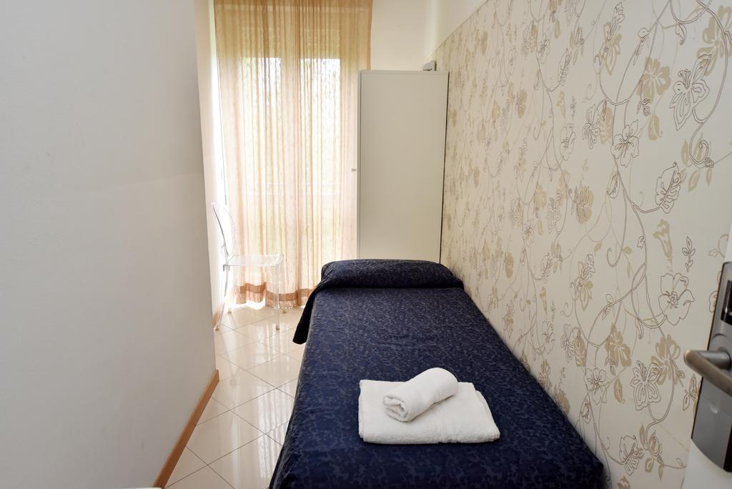 Hotel Marika Rimini Extérieur photo