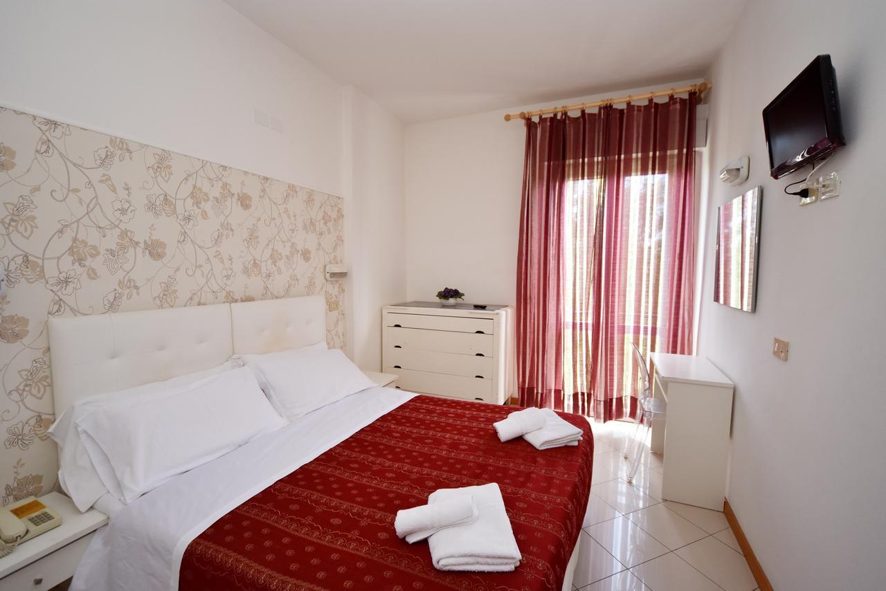 Hotel Marika Rimini Extérieur photo