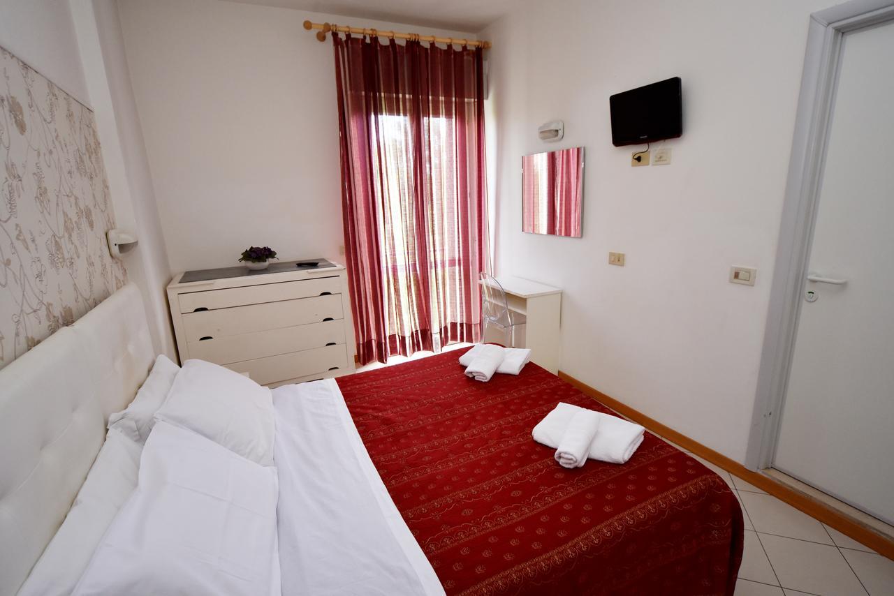 Hotel Marika Rimini Extérieur photo
