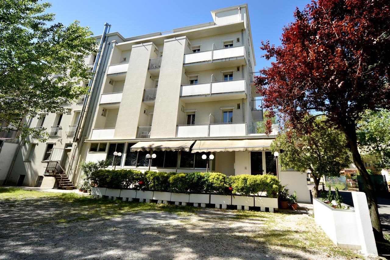 Hotel Marika Rimini Extérieur photo