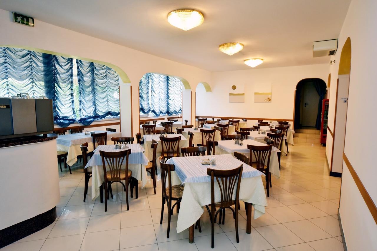 Hotel Marika Rimini Extérieur photo