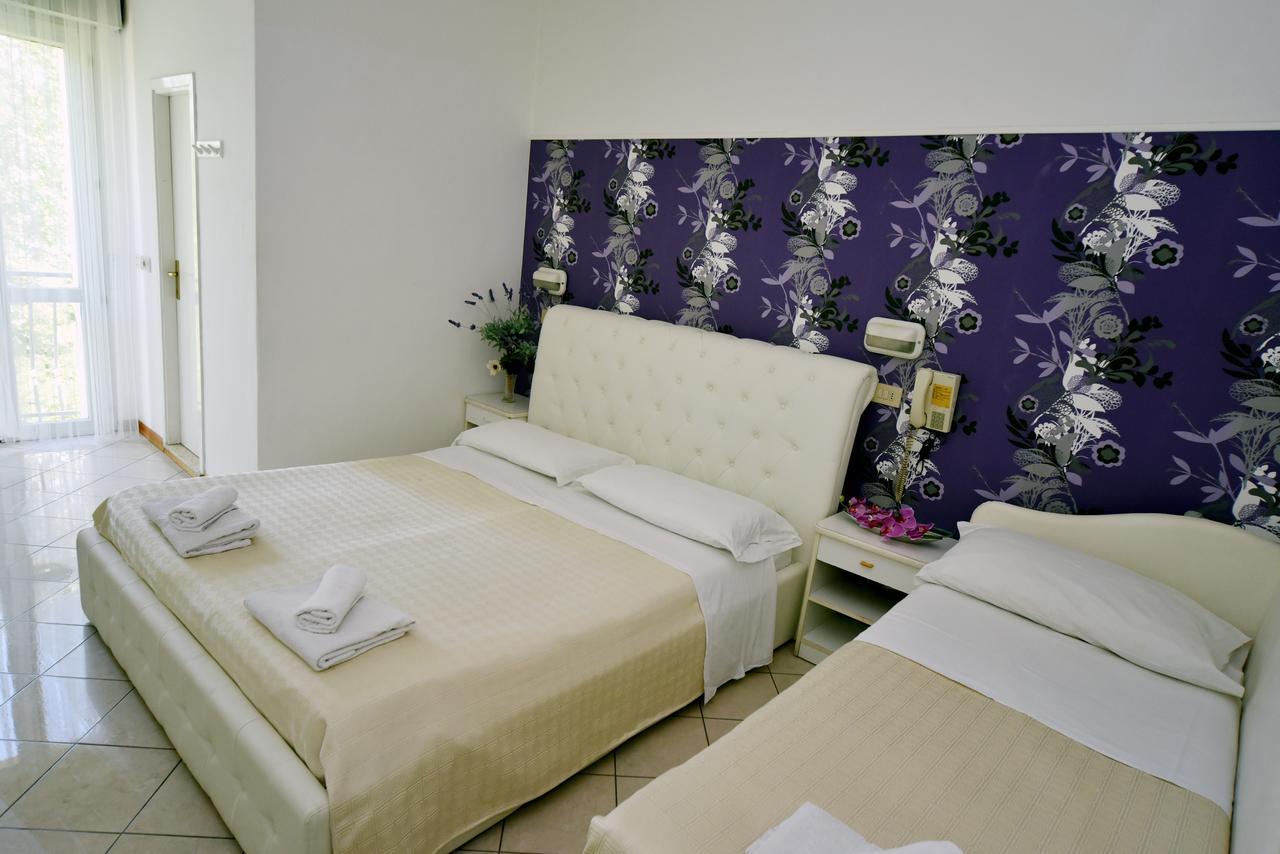 Hotel Marika Rimini Extérieur photo